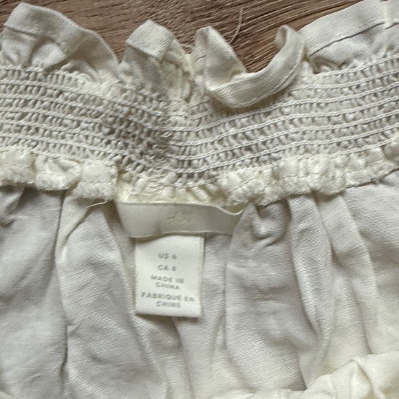 H&M Cream Ruffled Button-Up Blouse - Picture 2 of 2